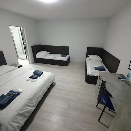 Hotelroom 27 Apartmán Užhorod