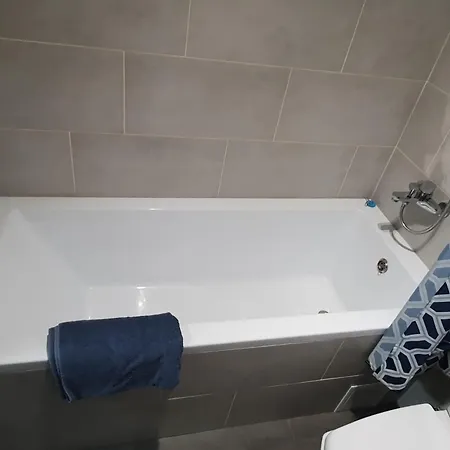 Διαμέρισμα Hotelroom 27 *